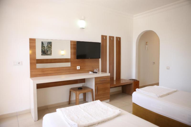 Triple Room image 3