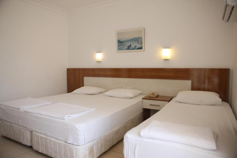 Double Room image 3