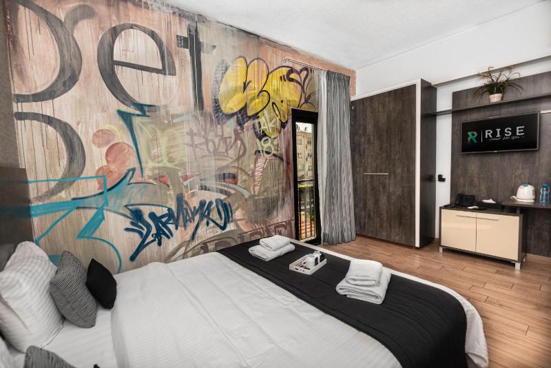 Standard Double or Twin Room image 2