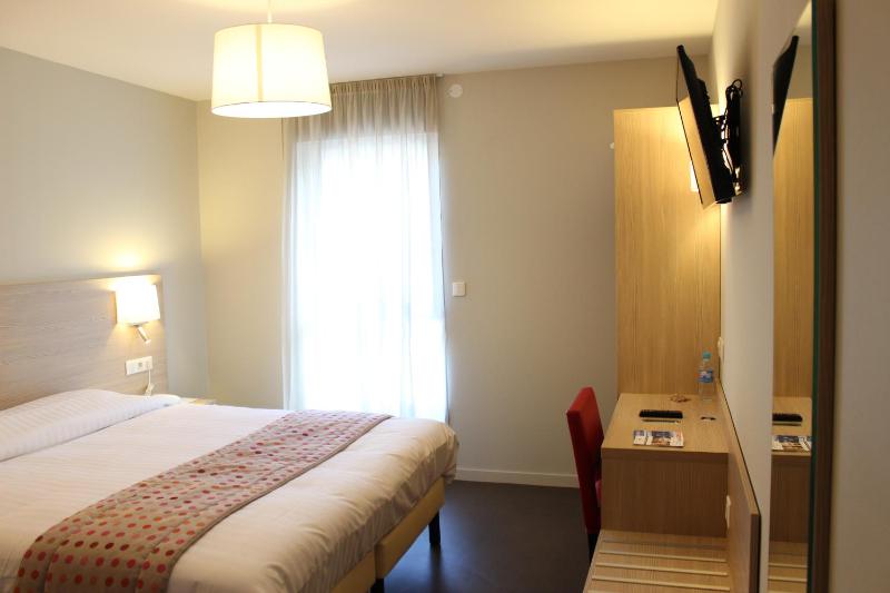 Standard Double Room (1 Adult) image 1