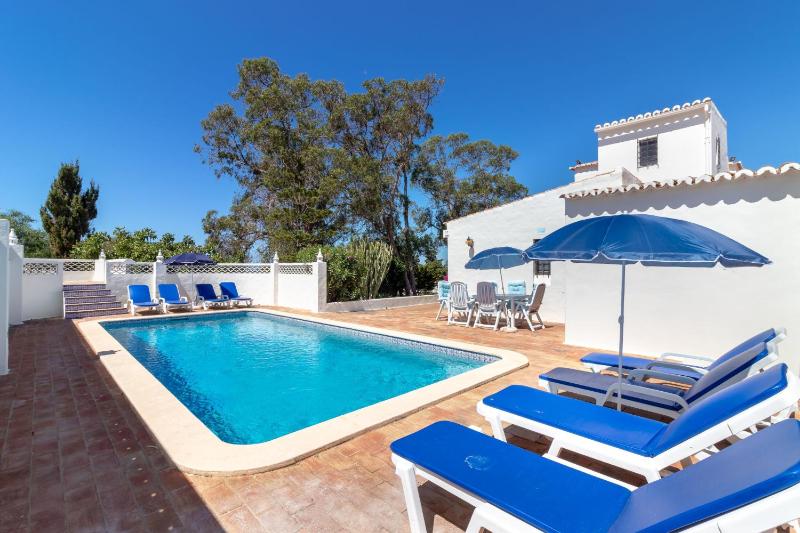 4 Bed Villa Pool & Tennis Court in Carvoeiro - image 16