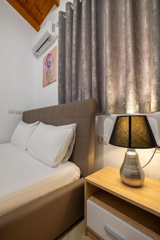 Deluxe Suite image 4
