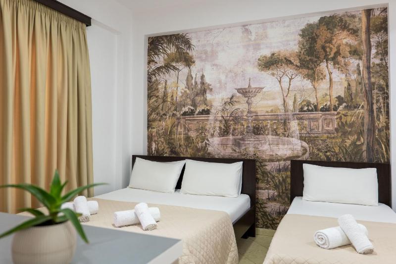 Standard Triple Room image 2