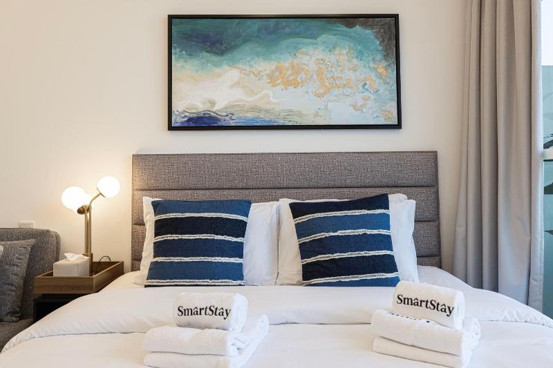 SmartStay at Carson Tower - Panoramic City Views - Modern Luxury Apartments - image 5