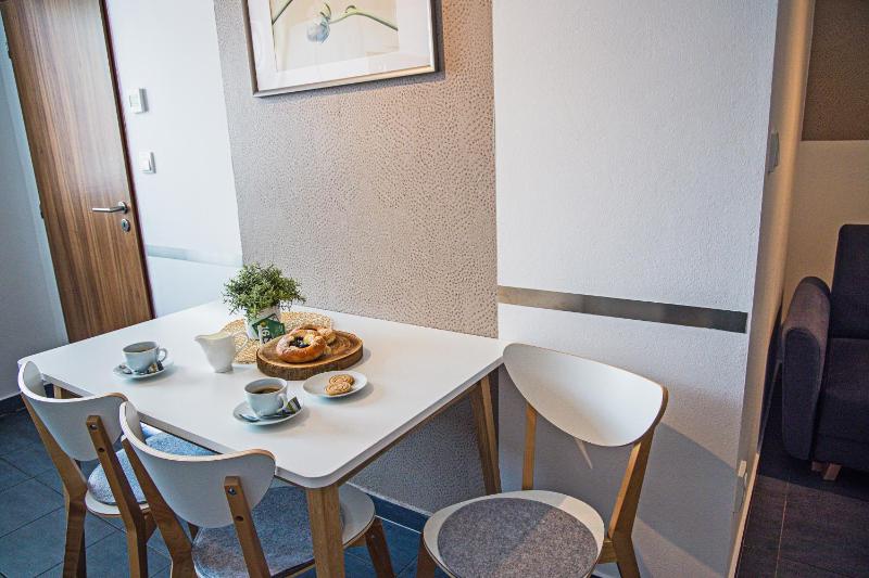 Apartment image 3