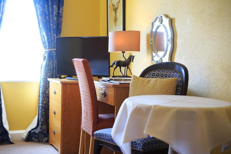 Valley Twin Room image 2