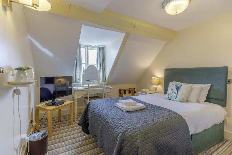 Jumbo Single Room image 3