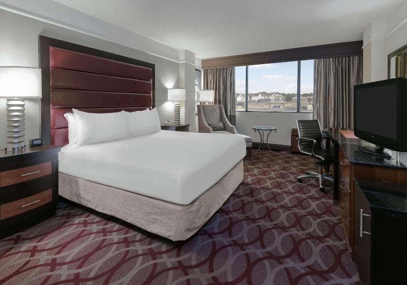 King Room image 4