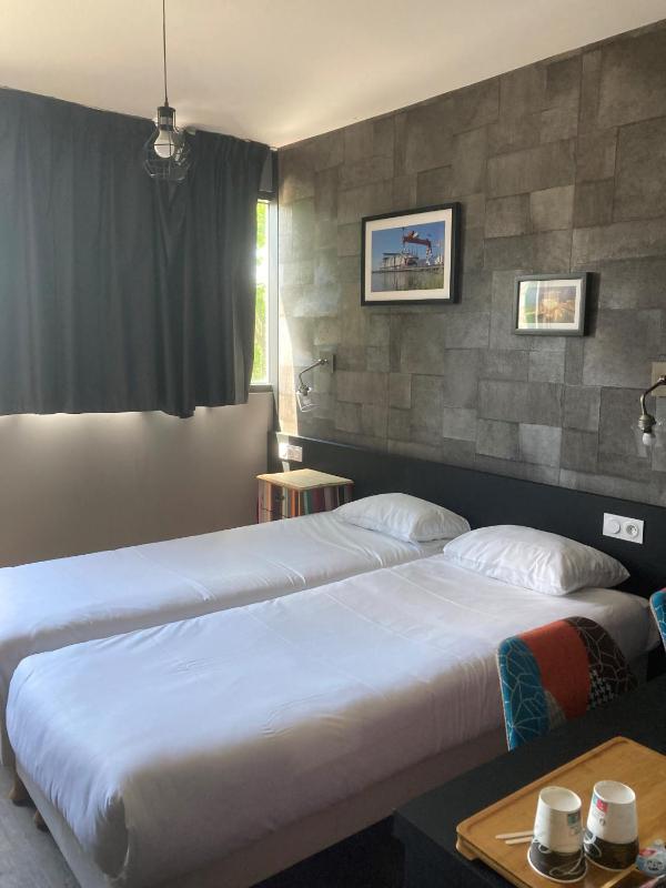 Twin Room image 1