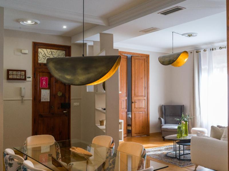 Two-Bedroom Apartment with Balcony - I Love Valencia  image 3