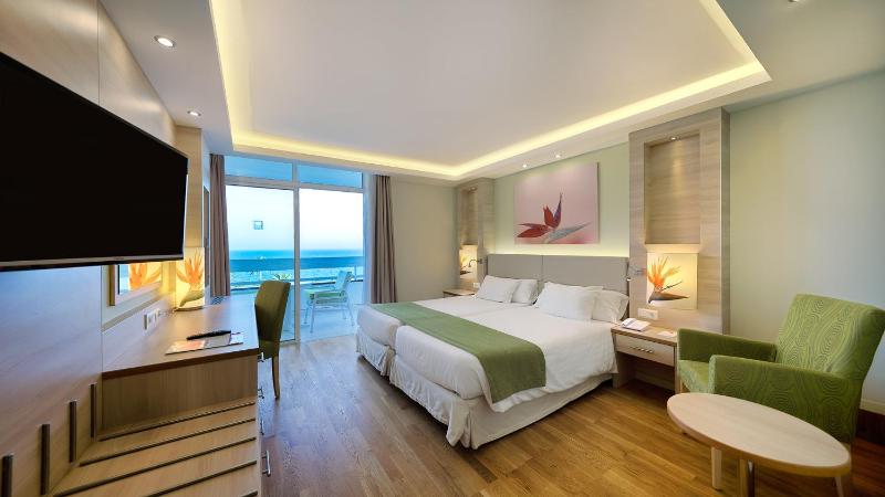 Twin Room with Sea View image 3
