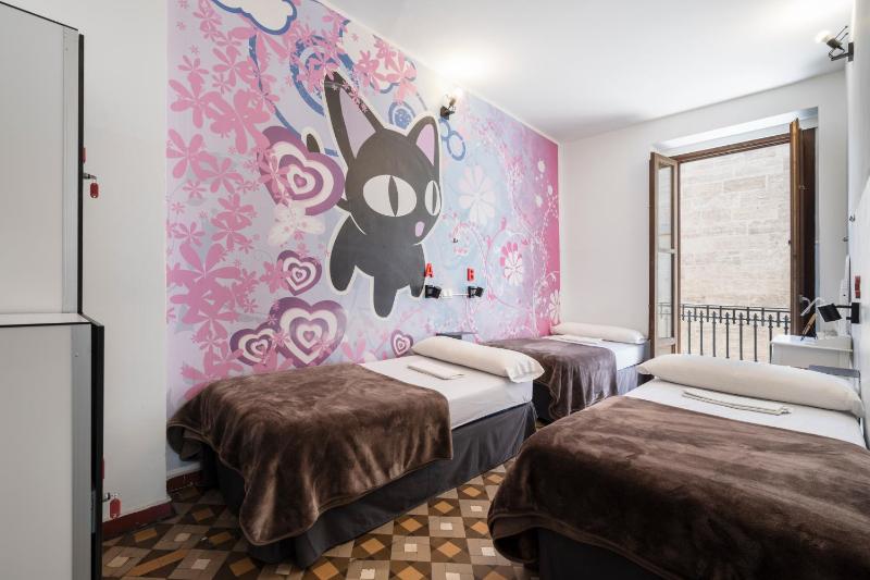 Single Bed in 3-Bed Female Dormitory image 4