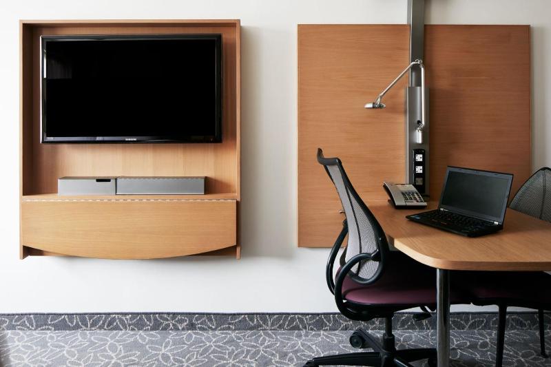 Club Room image 4