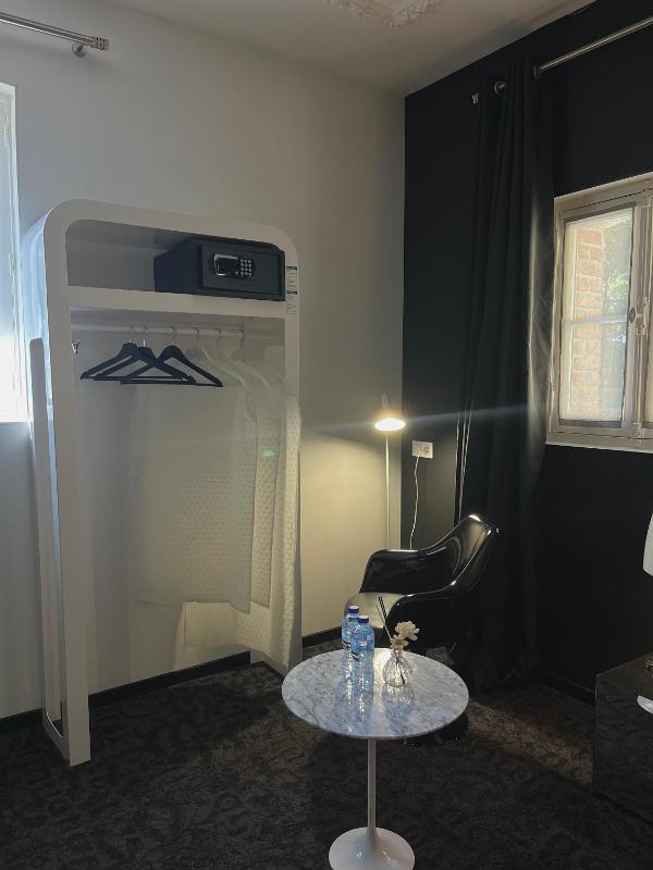 Small Double or Twin Room image 4