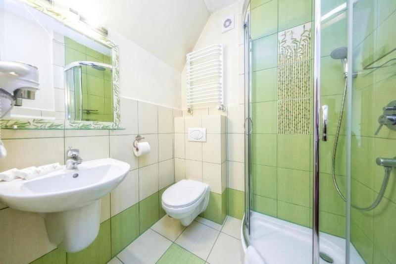 Double Room with Balcony image 3