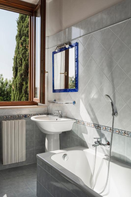 Classic Three-Bedroom Apartment image 4