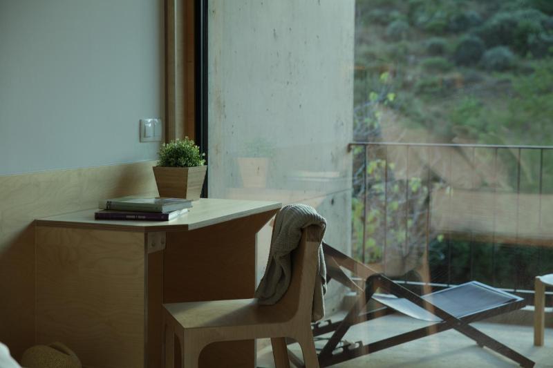 Standard Twin Room image 4