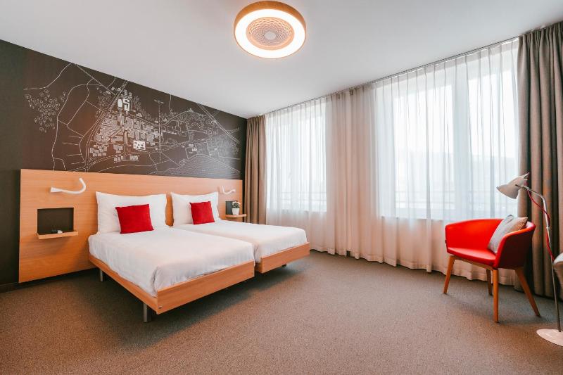 Standard Double or Twin Room image 1