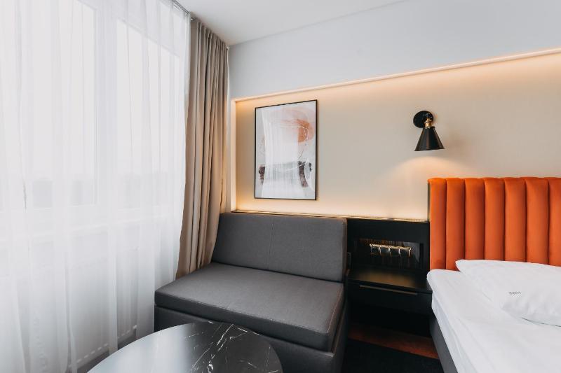 Deluxe Double Room image 3