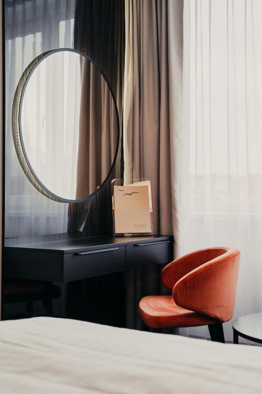 Deluxe Double Room image 2