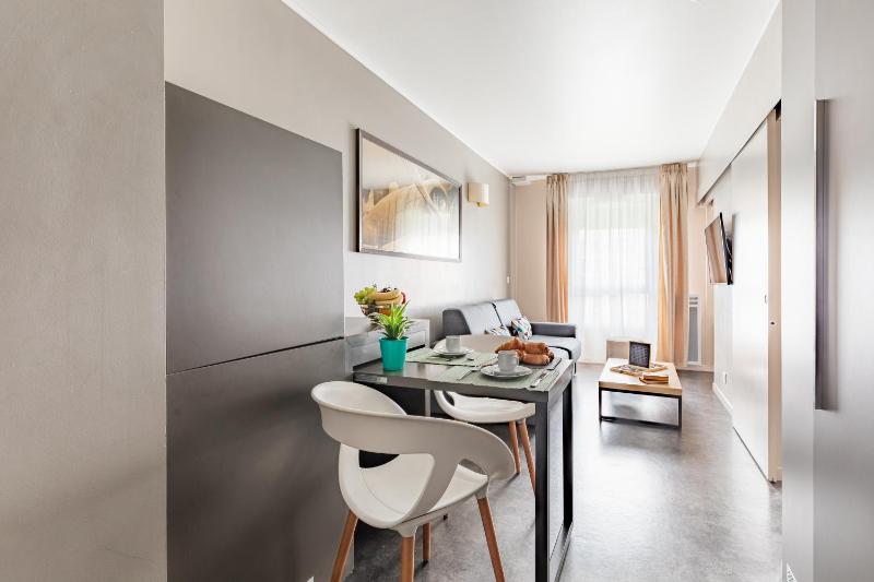 One Bedroom Apartment image 4