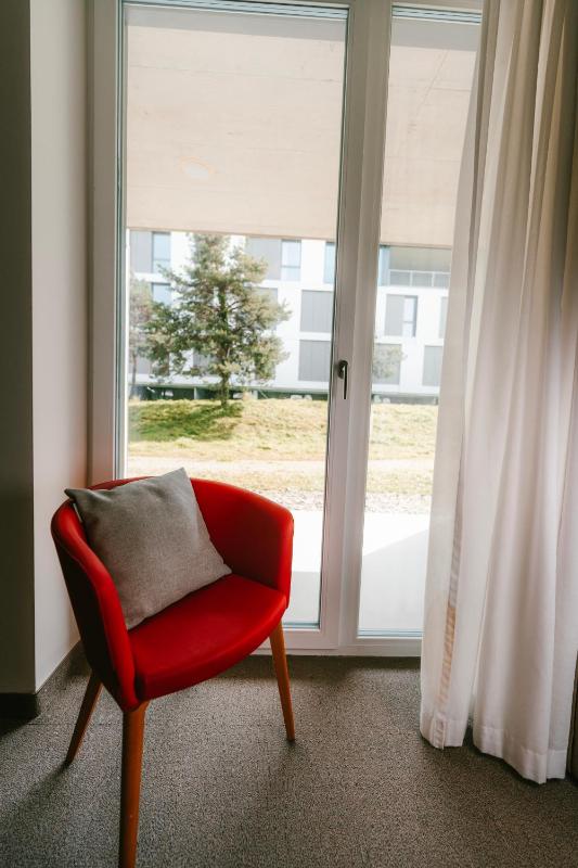 Single Room with Garden View image 3