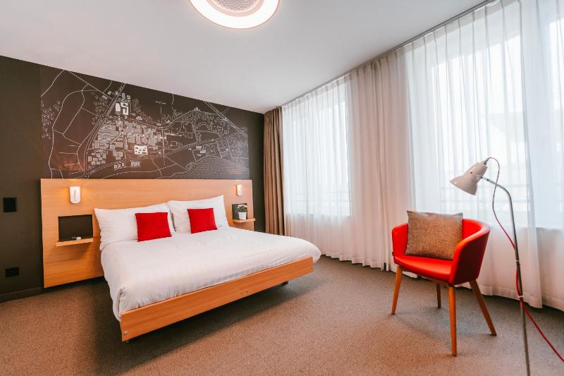 Standard Double or Twin Room image 3