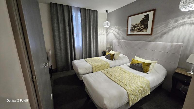 Double Room with 2 Single Beds (14 m2) image 4