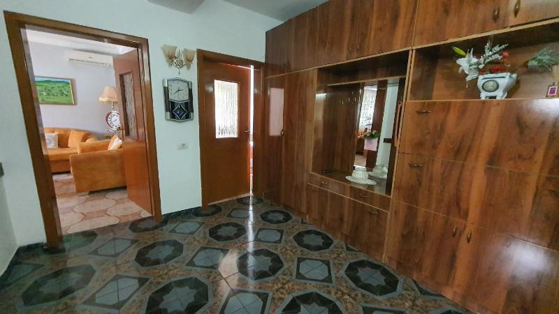 The General's Home - image 13