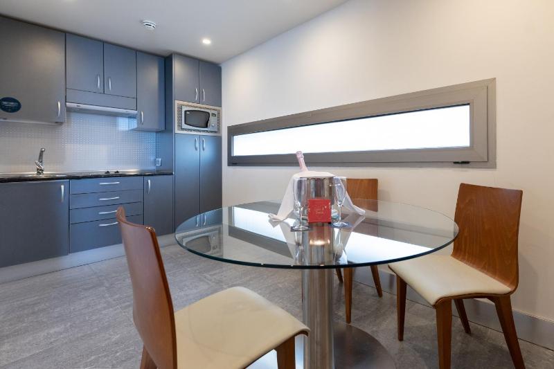 Suite with Sea View image 3