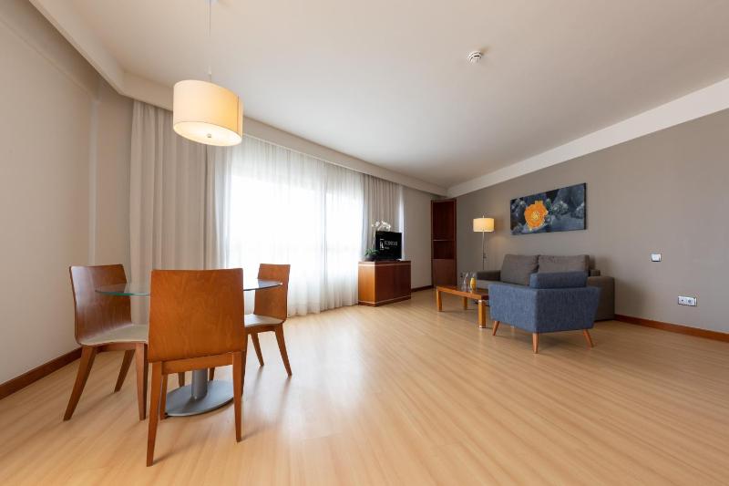 Suite with Sea View image 2