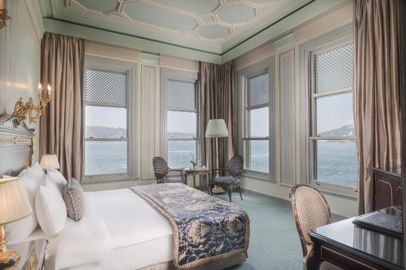 Deluxe Double Room with Sea View image 1