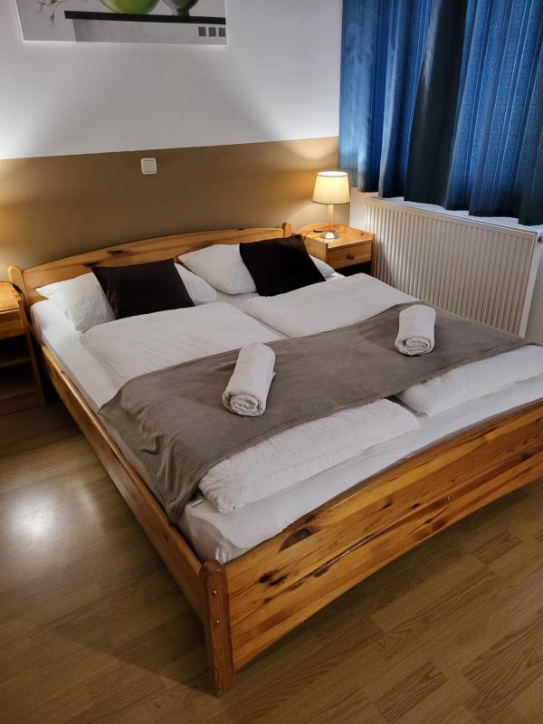 Double Room image 2