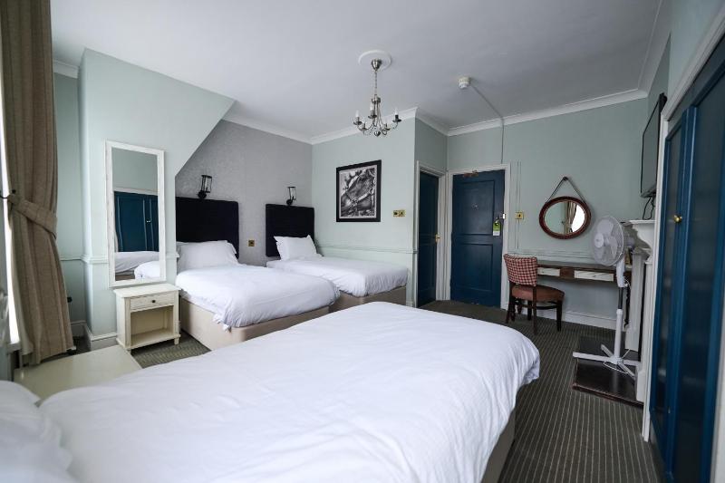 Triple Room image 3