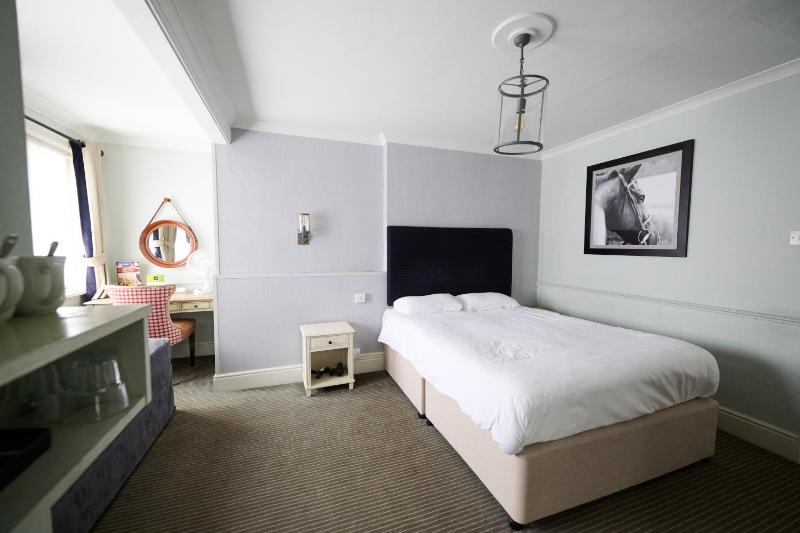 Family Room image 1