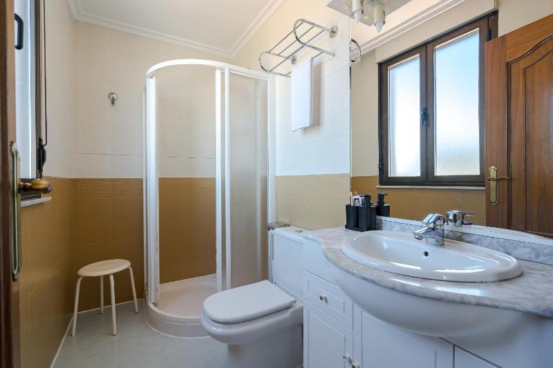 Triple Room with Terrace image 3