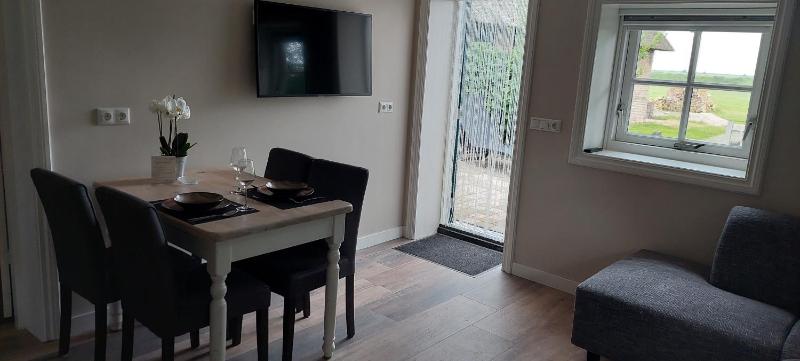 One-Bedroom House with Garden View image 4