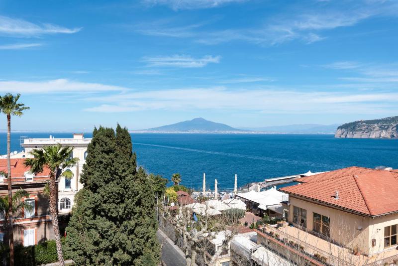 One-Bedroom Apartment with Terrace and Sea View - Split Level image 1