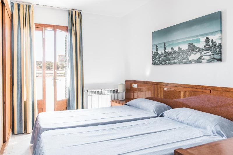 Apartment with Sea View image 3