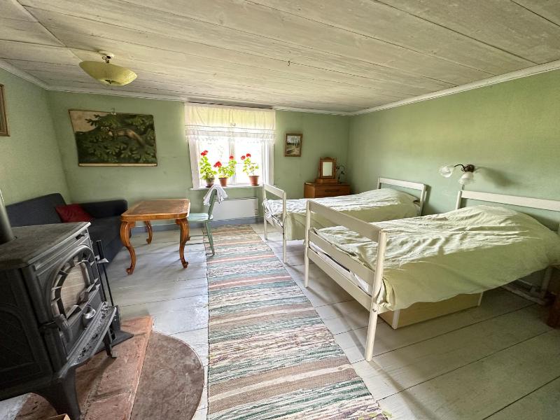 Double Room with Shared Bathroom image 3