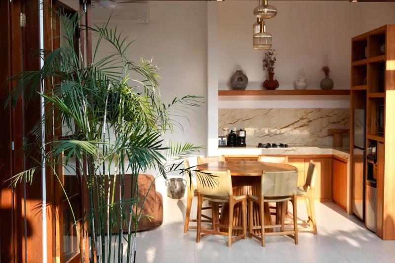 Brand New Central Canggu Private Villa - image 27