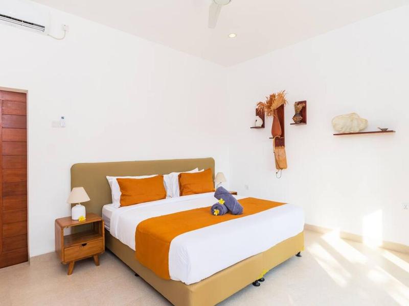 Brand New Central Canggu Private Villa - image 14