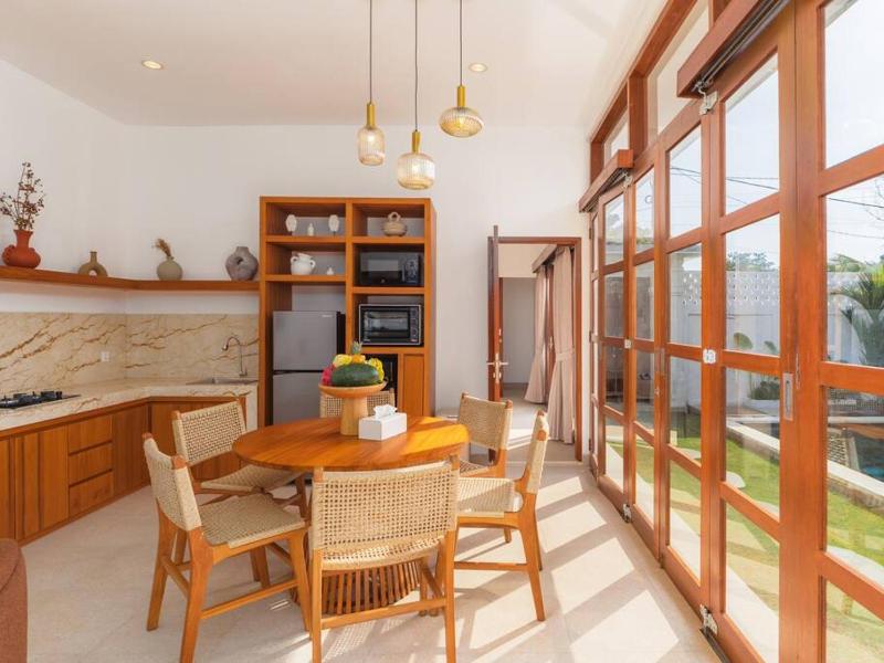 Brand New Central Canggu Private Villa - image 12