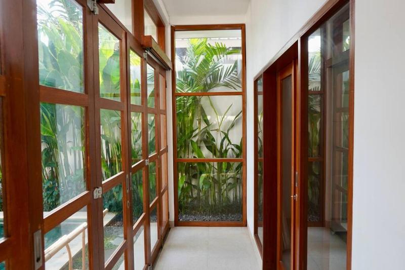 Brand New Central Canggu Private Villa - image 19