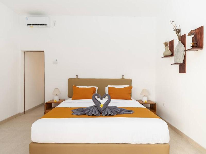Brand New Central Canggu Private Villa - image 18