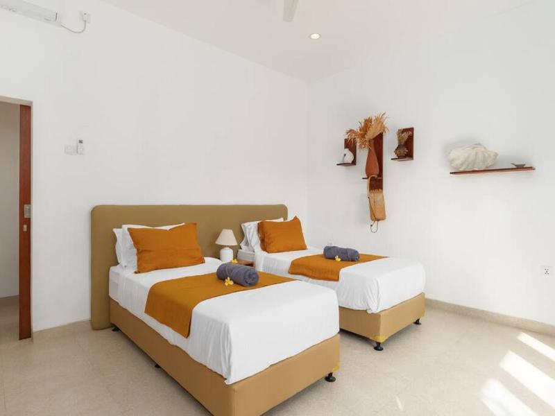 Brand New Central Canggu Private Villa - image 22
