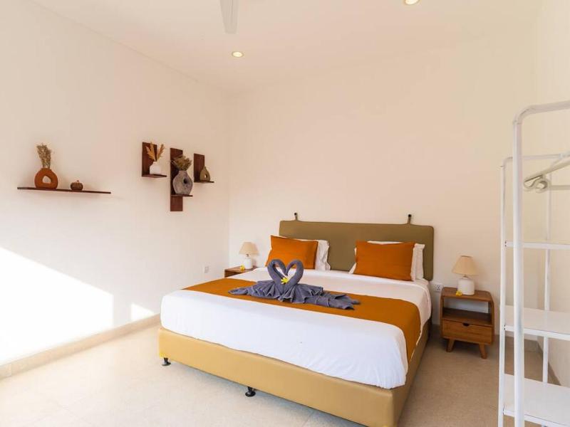 Brand New Central Canggu Private Villa - image 29