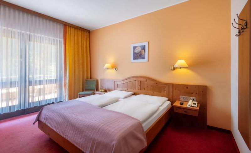 Economy Double Room image 2
