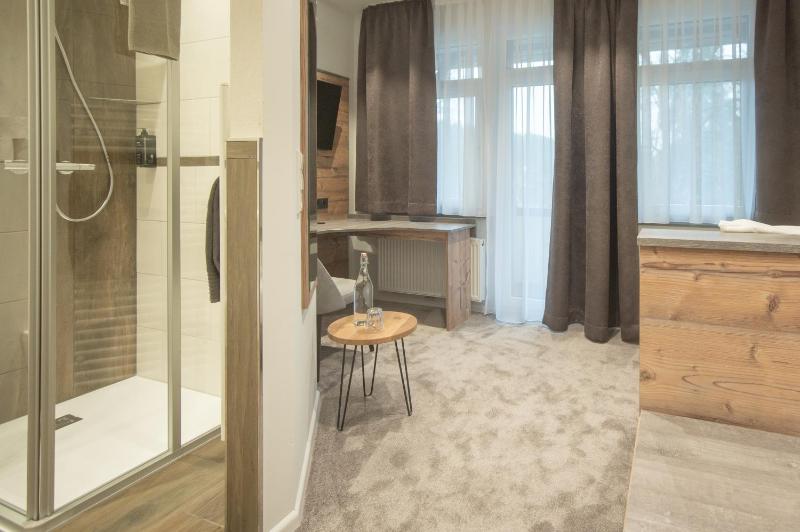 Single Room image 3