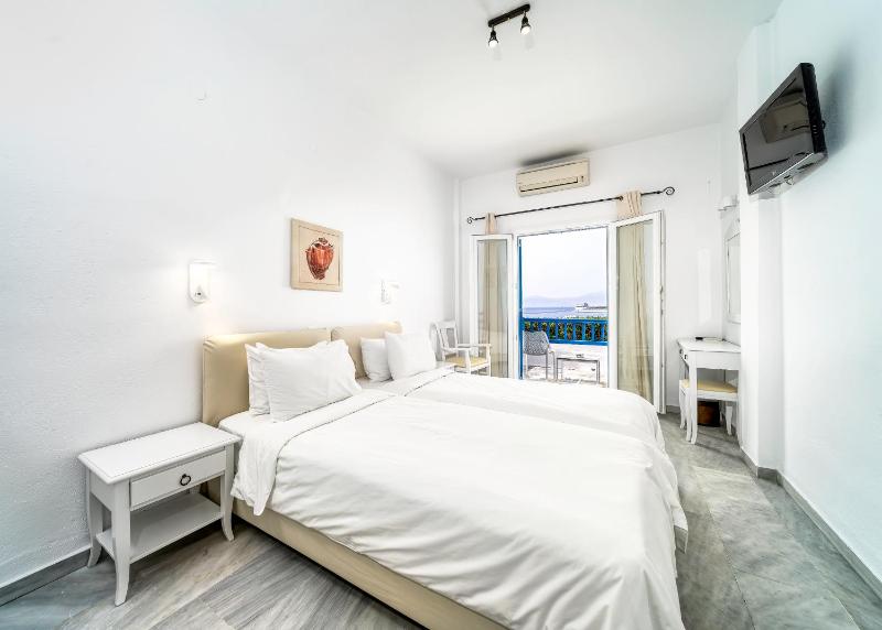 Double or Twin Room with Sea View image 1